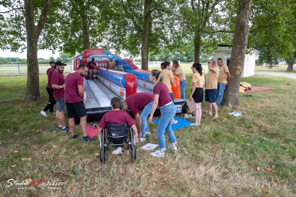 Photo 4

photographie d'une activité sur une structure gonflable durant cette journée d'entreprise.